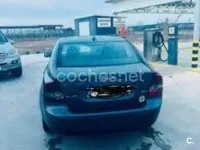 Usado Volvo S40 Momentum 136 CV (100 kW) 2006 Azul Berlina