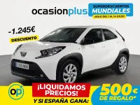 Usado Toyota Aygo X Play 72 CV (52 kW) 2023 Blanco SUV