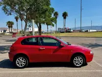 Usado Alfa Romeo 147 Distinctive 115 CV (84 kW) 2004 Rojo Utilitario