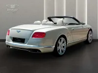 Usado Bentley Continental GT Convertible 507 CV (372 kW) 2016 Blanco metalizado Descapotable