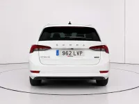 Usado Skoda Octavia Ambition 110 CV (80 kW) 2021 Blanco Utilitario