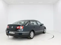Usado VW Passat Advance 140 CV (102 kW) 2005 Azul Berlina