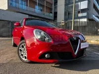 Usado Alfa Romeo Giulietta Super 120 CV (88 kW) 2016 Rojo Utilitario