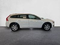 Usado Volvo V60 CC Kinetic 150 CV (110 kW) 2018 Blanco Familiar