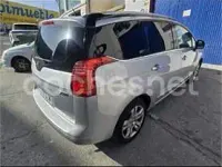 Usado Peugeot 5008 Sport 110 CV (80 kW) 2010 Gris / plata Monovolumen