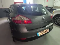 Usado Renault Mégane Dynamique 115 CV (84 kW) 2012 Gris / plata Berlina