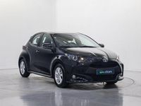 Usado Toyota Yaris Hybrid Business Edition 116 CV (85 kW) 2023 Negro Berlina