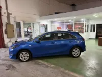 Usado Kia Ceed 136 CV (100 kW) 2022 Azul Utilitario