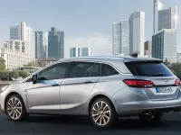 Usado Opel Astra Excellence 150 CV (110 kW) 2017 Gris Familiar