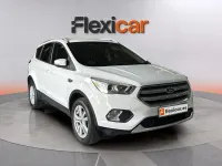 Usado Ford Kuga Trend+ 120 CV (88 kW) 2019 Blanco SUV