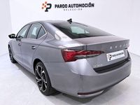 Usado Skoda Octavia Selection 150 CV (110 kW) 2025 Gris / plata Berlina