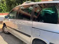 Usado Peugeot 807 109 CV (80 kW) 2004 Gris / plata Monovolumen