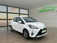 Usado Toyota Yaris Hybrid Active 100 CV (73 kW) 2019 Blanco Utilitario