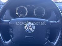Usado VW Golf IV Highline 130 CV (95 kW) 2003 Gris / plata Berlina