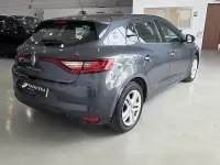 Usado Renault Mégane Business 95 CV (69 kW) 2020 Gris / plata Berlina