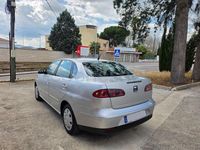 Usado Seat Cordoba Stella 100 CV (73 kW) 2004 Gris / plata Berlina