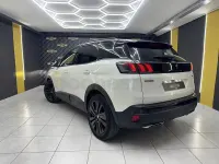 Usado Peugeot 3008 GT 130 CV (95 kW) 2022 Blanco SUV