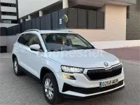 Usado Skoda Karoq SportLine 150 CV (110 kW) 2023 Blanco SUV