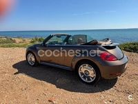 Usado VW Beetle Design 105 CV (77 kW) 2013 Marrón Utilitario