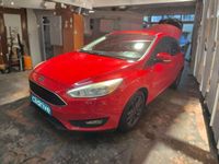 Usado Ford Focus Trend 125 CV (91 kW) 2015 Rojo Utilitario
