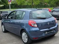 Usado Renault Clio II 75 CV (55 kW) 2010 Azul Berlina