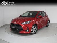 Usado Toyota Yaris Hybrid Active 116 CV (85 kW) 2024 Rojo Berlina