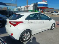 Begagnad Hyundai i30 90 HK (66 kW) 2013 Vit Sedan