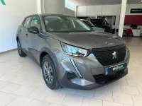 Usado Peugeot 2008 Active 110 CV (80 kW) 2022 Gris SUV