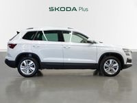 Usado Skoda Karoq Selection 150 CV (110 kW) 2025 Blanco SUV