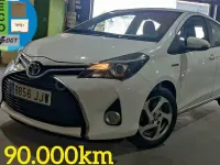 Usado Toyota Yaris Hybrid Active 100 CV (73 kW) 2016 Blanco Berlina