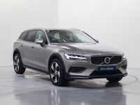 Usado Volvo V60 CC Pro 197 CV (144 kW) 2021 Familiar