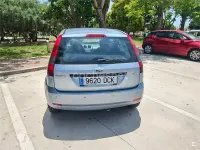 Usado Ford Fiesta Trend 68 CV (50 kW) 2004 Azul Utilitario