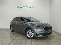 Usado Skoda Fabia Selection 95 CV (69 kW) 2025 Gris Berlina