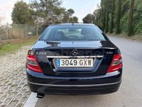 Usado Mercedes C220 Avantgarde 170 CV (125 kW) 2010 Negro Berlina