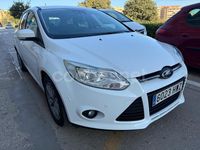Usado Ford Focus 115 CV (84 kW) 2014 Blanco Berlina
