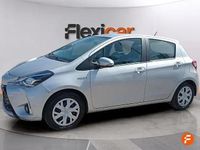 Usado Toyota Yaris Hybrid Active 100 CV (73 kW) 2019 Gris