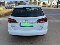 Usado Opel Astra Business 110 CV (80 kW) 2017 Blanco Familiar