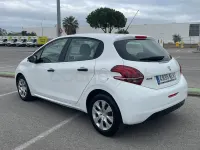 Usado Peugeot 208 Active 75 CV (55 kW) 2018 Blanco Utilitario