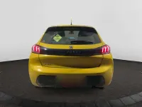 Usado Peugeot 208 Allure 100 CV (73 kW) 2020 Amarillo Utilitario