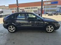 Usado Seat Leon Sport 110 CV (80 kW) 2005 Negro Utilitario