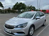 Usado Opel Astra Business 110 CV (80 kW) 2017 Gris / plata Familiar
