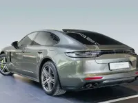 Usado Porsche Panamera 4 E-Hybrid Platinum Edition 462 CV (339 kW) 2023 Verde Utilitario