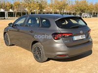 Usado Fiat Tipo 130 CV (95 kW) 2022 Gris / plata Familiar