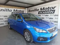 Usado Peugeot 308 SW Allure 131 CV (96 kW) 2021 Azul Familiar