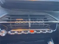 Usado Peugeot 2008 Active 100 CV (73 kW) 2022 Naranja SUV