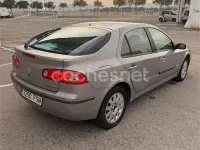 Usado Renault Laguna III Authentique 110 CV (80 kW) 2007 Gris / plata Berlina