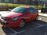 Usado Opel Astra GTC Sport 125 CV (91 kW) 2005 Rojo Berlina