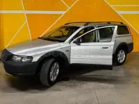 Usado Volvo XC70 210 CV (154 kW) 2002 Gris / plata Familiar