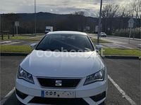 Usado Seat Leon Style 130 CV (95 kW) 2019 Blanco Berlina