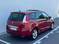 Usado Renault Grand Scénic III Dynamique 130 CV (95 kW) 2012 Granate Monovolumen